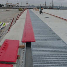 エキスパンショングレーチングの港湾での使用実績