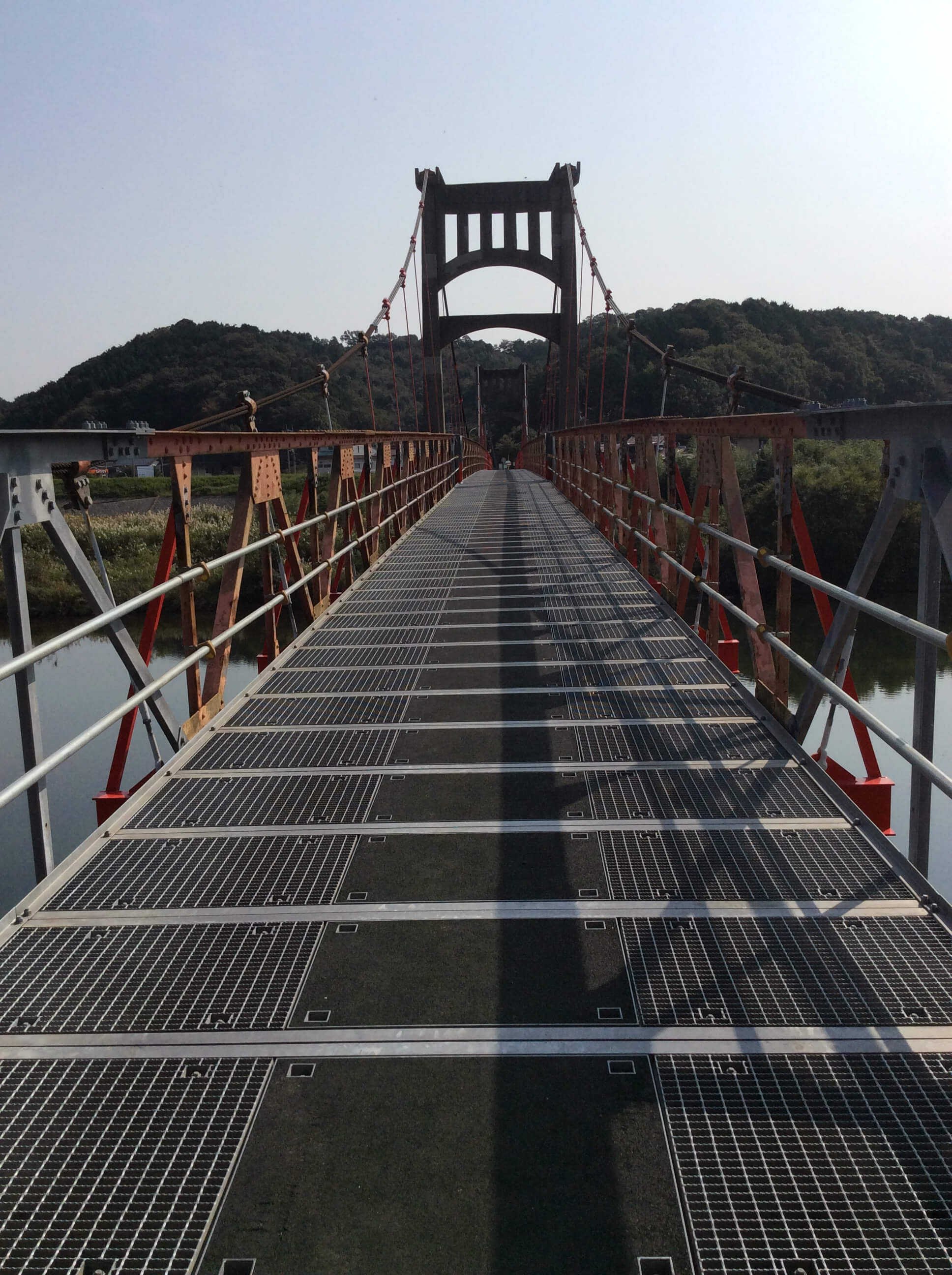 吊り橋 の 床板グレーチング の使用実績