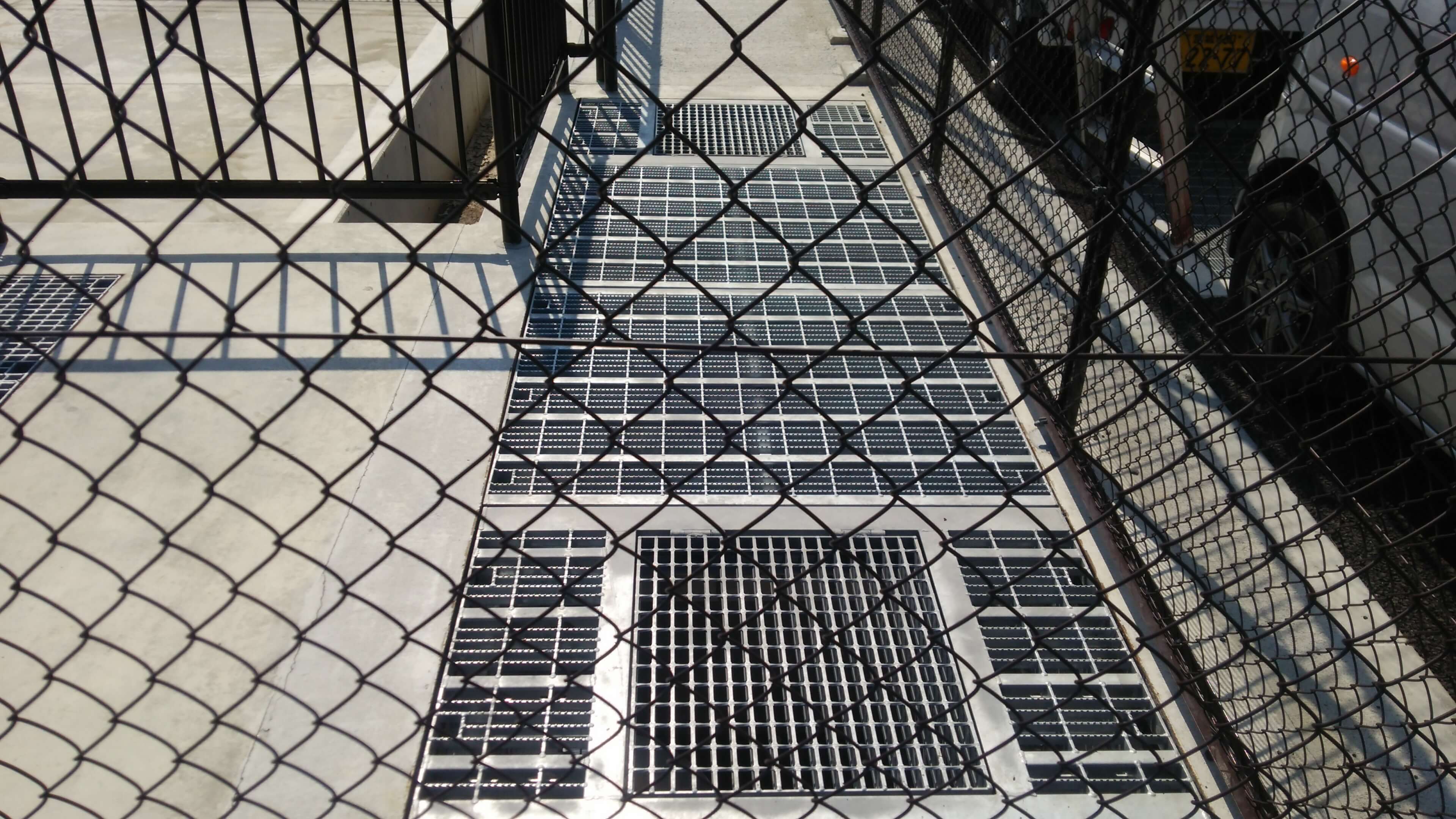 長スパングレーティグの親子蓋の実績